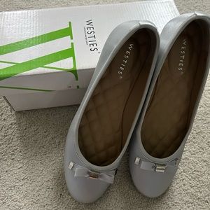 Westies flats - wore them couple times. Good condition.